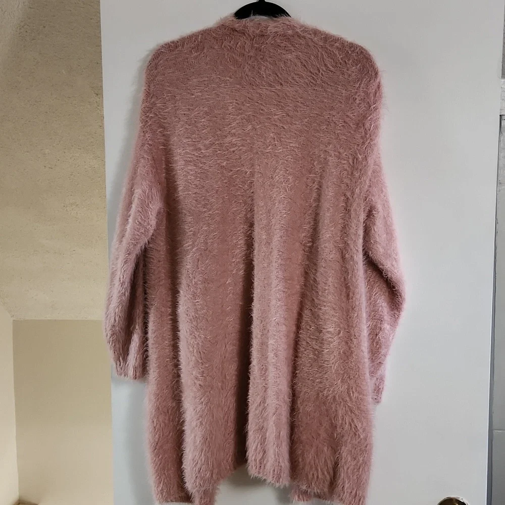 Pink fuzzy long cardigan - Picture 4 of 4